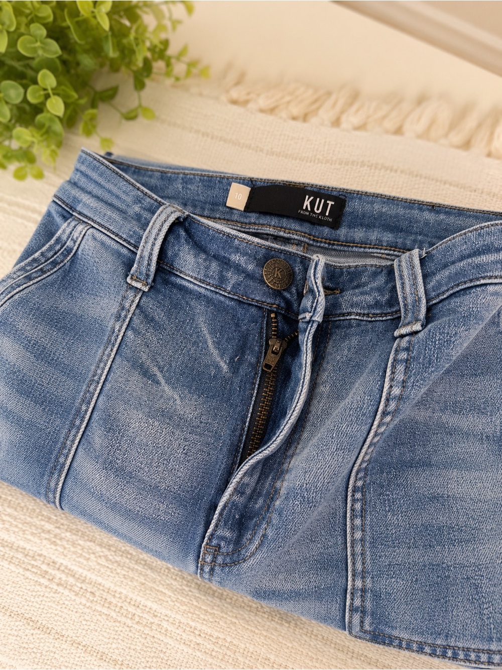 KUT from the Kloth Light Wash Utility Pocket Ankle Zip Jeans Size 10 Womens - Picture 4 of 5